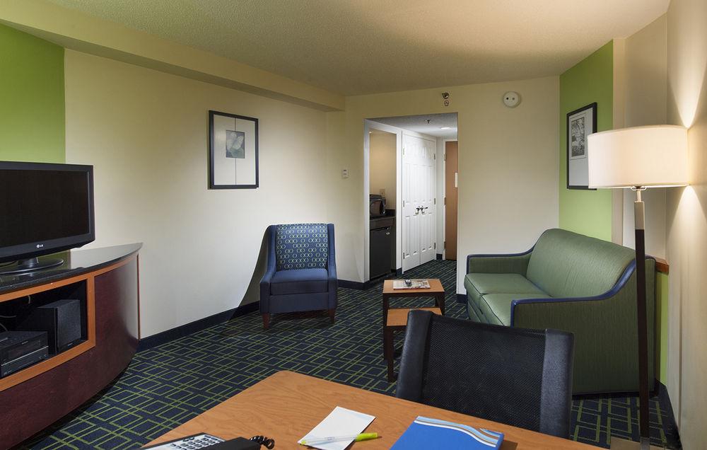 Fairfield Inn & Suites By Marriott Charleston Airport/Convention Center North Charleston Exteriör bild