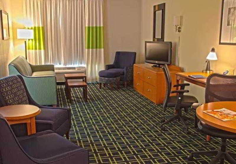 Fairfield Inn & Suites By Marriott Charleston Airport/Convention Center North Charleston Exteriör bild