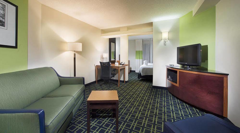 Fairfield Inn & Suites By Marriott Charleston Airport/Convention Center North Charleston Exteriör bild